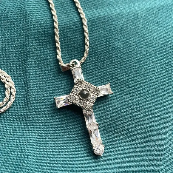 Italian 925 sterling silver cross necklace w/ stones & see-through center